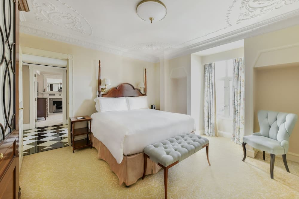 Why Booking Hotels Early Saves You Money and Secures the Best Rooms